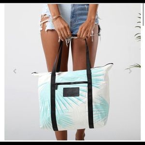 Brand new Aloha Collection splash proof tote